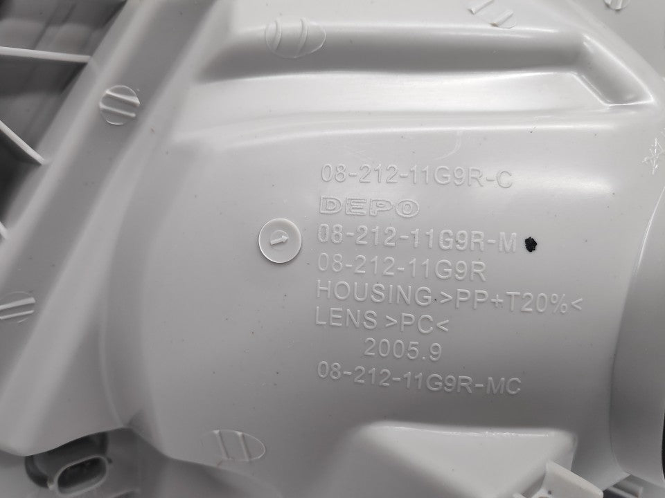 Farol Direito Toyota Hilux 05-11 Laranja