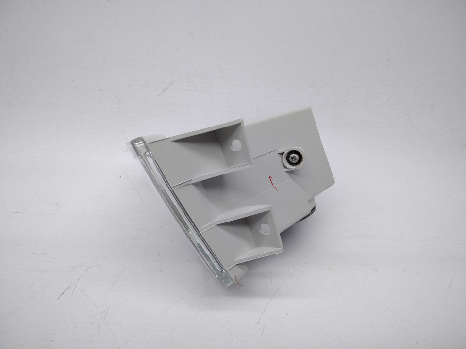Farol Nevoeiro Direito Skoda Fabia 4P/ 5P/ Combi 99-04