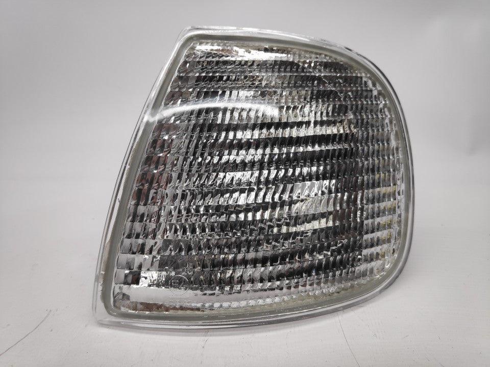 Pisca Esquerdo Branco Seat Cordoba / Ibiza | VW Caddy / Polo 95-99