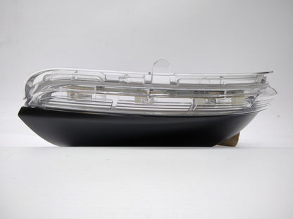 Capa Pisca Esquerda C/ Luz de Cortesia Volkswagen Jetta | 10-14