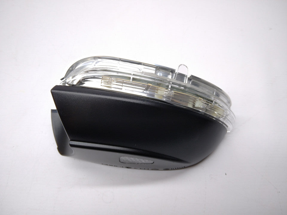 Capa Pisca Esquerda C/ Luz de Cortesia Volkswagen Jetta | 10-14