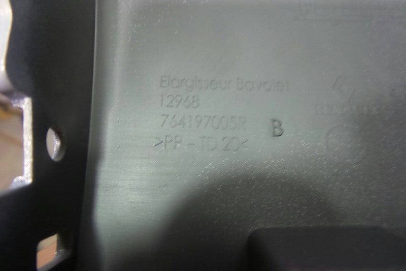 Embaladeira Plastica Esquerda Renault Zoe 12 - 19 Cinza