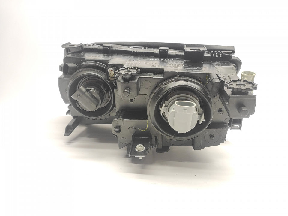 Farol Direito Bmw S-3 E46 4P/ Touring 01-05 Mascara Preta