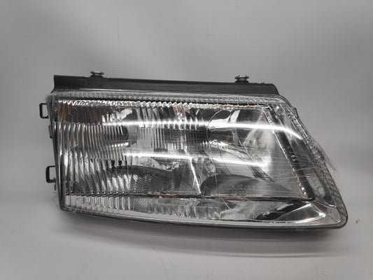 Farol Direito C/ Nevoeiro Vw Passat B5 96-00