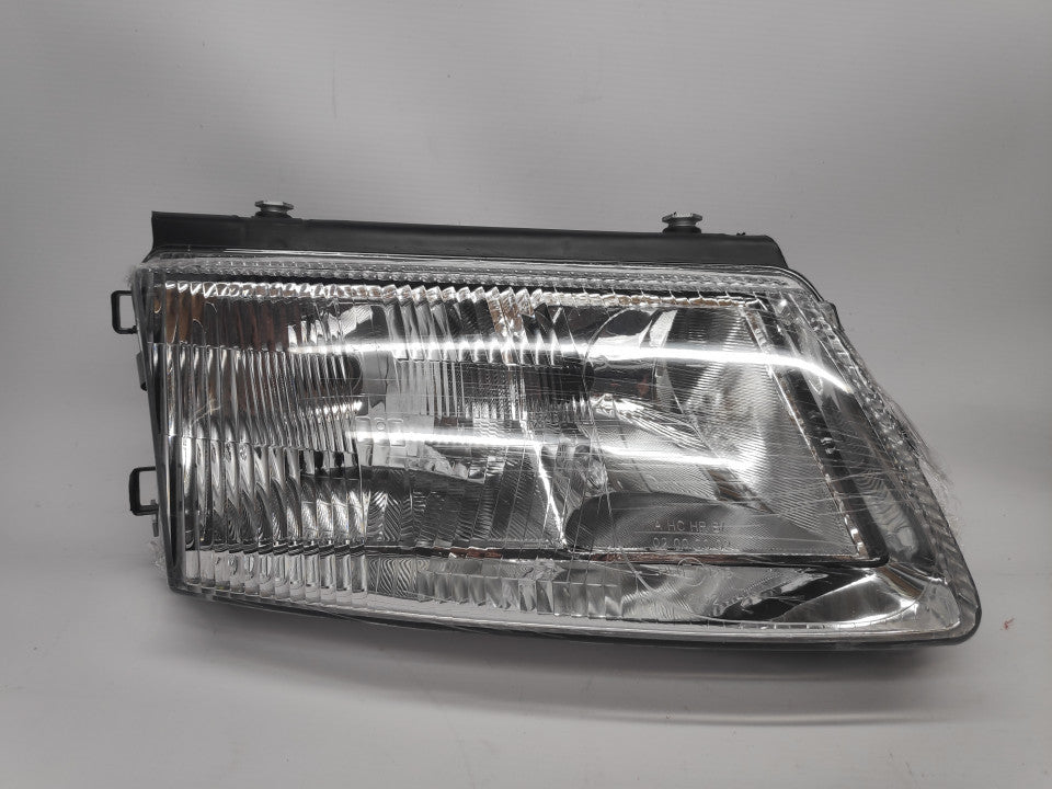 Farol Direito C/ Nevoeiro Vw Passat B5 96-00