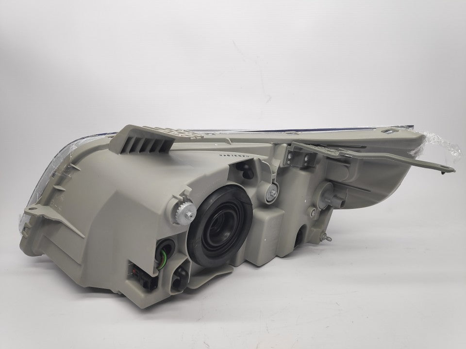 Farol Direito Chevrolet Aveo 3 / 5P 09-11