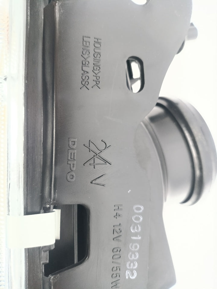 Farol Direito Citroen Saxo 96-99