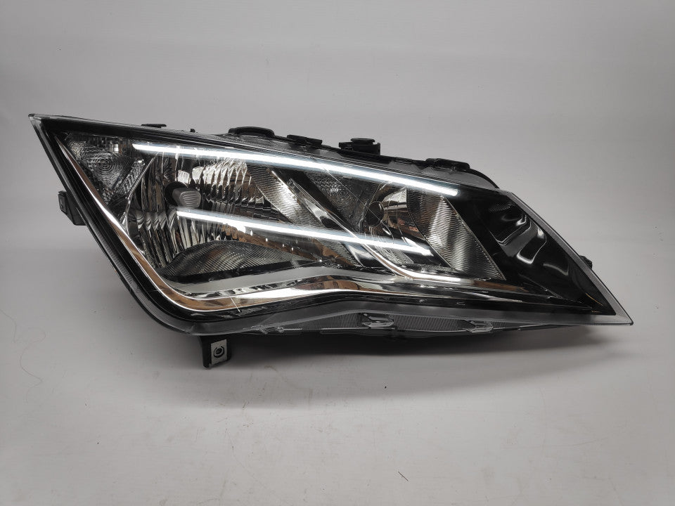 Farol Direito Eletrico Seat Leon 12-