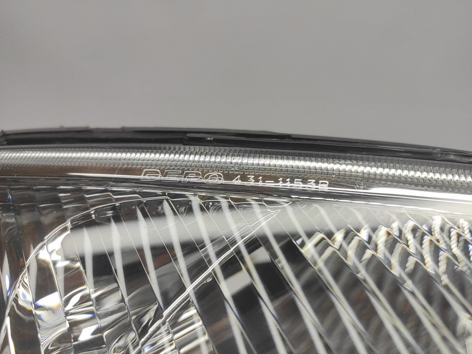 Farol Direito Ford Fiesta V 02-05