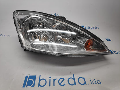 Farol Direito Ford Focus I 01-04