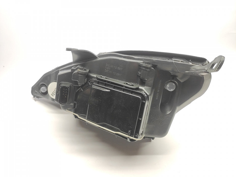 Farol Direito Ford Focus I 01-05 Fundo Preto