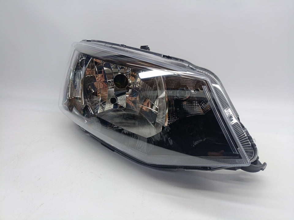 Farol Direito Fundo Negro Skoda Fabia 14-