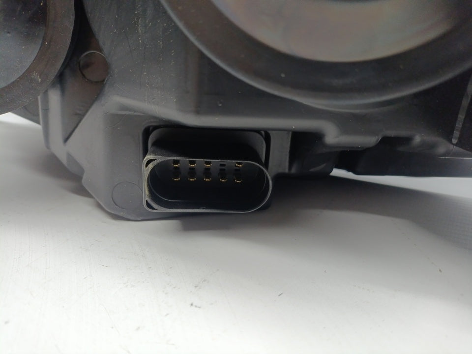 Farol Direito Fundo Negro Skoda Fabia 14-