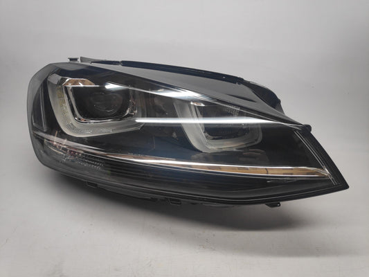 Farol Direito Fundo Negro Volkswagen Golf VII 12-17 Led