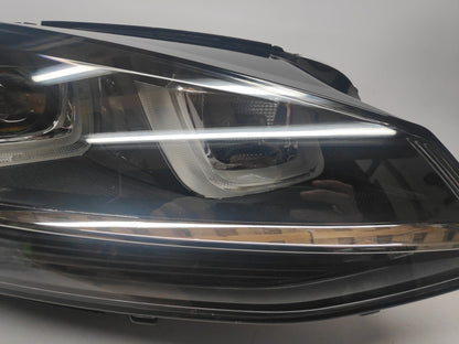 Farol Direito Fundo Negro Volkswagen Golf VII 12-17 Led