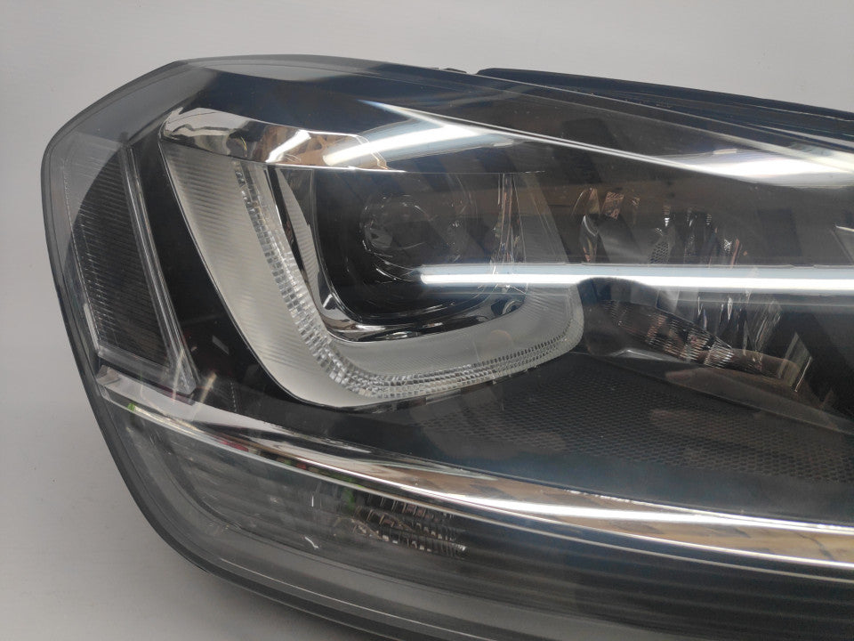 Farol Direito Fundo Negro Volkswagen Golf VII 12-17 Led