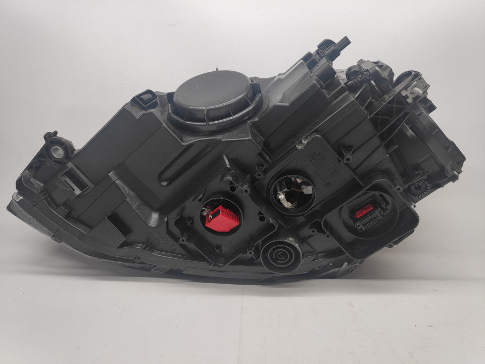 Farol Direito Fundo Negro Volkswagen Golf VII 12-17 Led