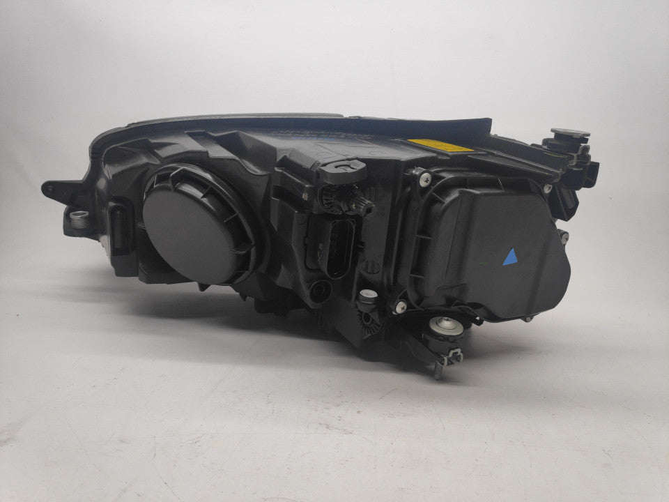 Farol Direito Fundo Negro Volkswagen Golf VII 12-17 Led