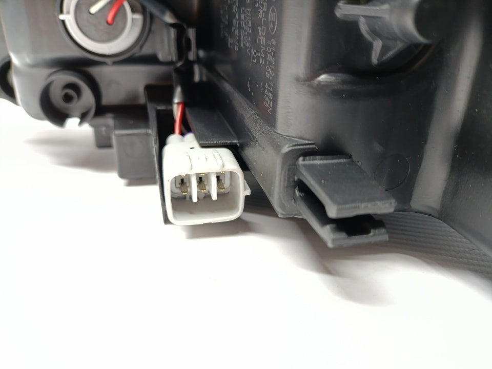 Farol Direito Led Toyota Yaris 5P 17-