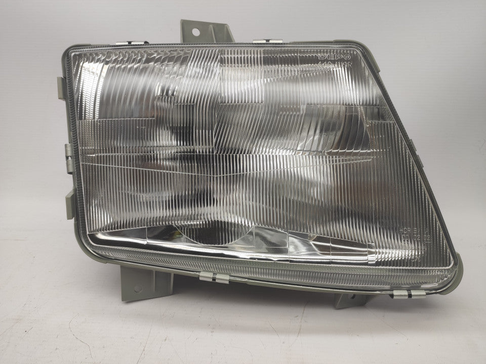 Farol Direito Manual Mercedes Vito 96-03 / V Class 96-03