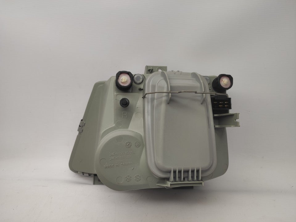 Farol Direito Manual Mercedes Vito 96-03 / V Class 96-03