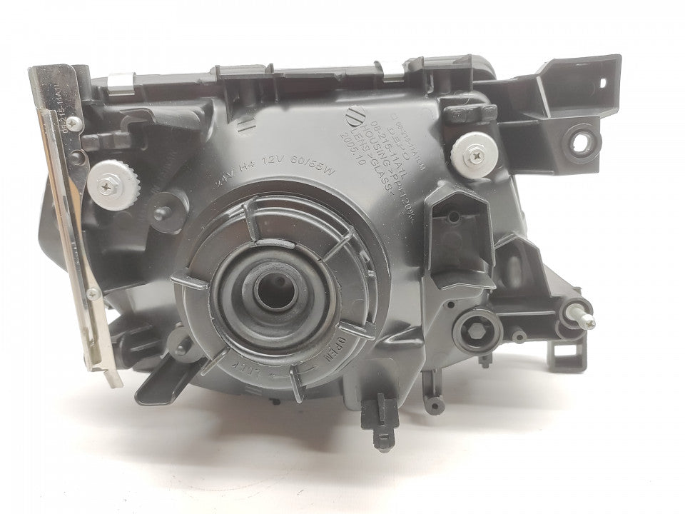 Farol Direito Manual Nissan Patrol 02-04