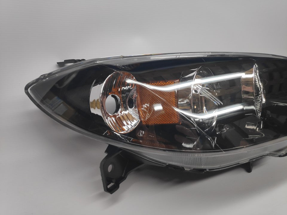 Farol Direito Mazda 3 Sport Sedan 4P 04-09