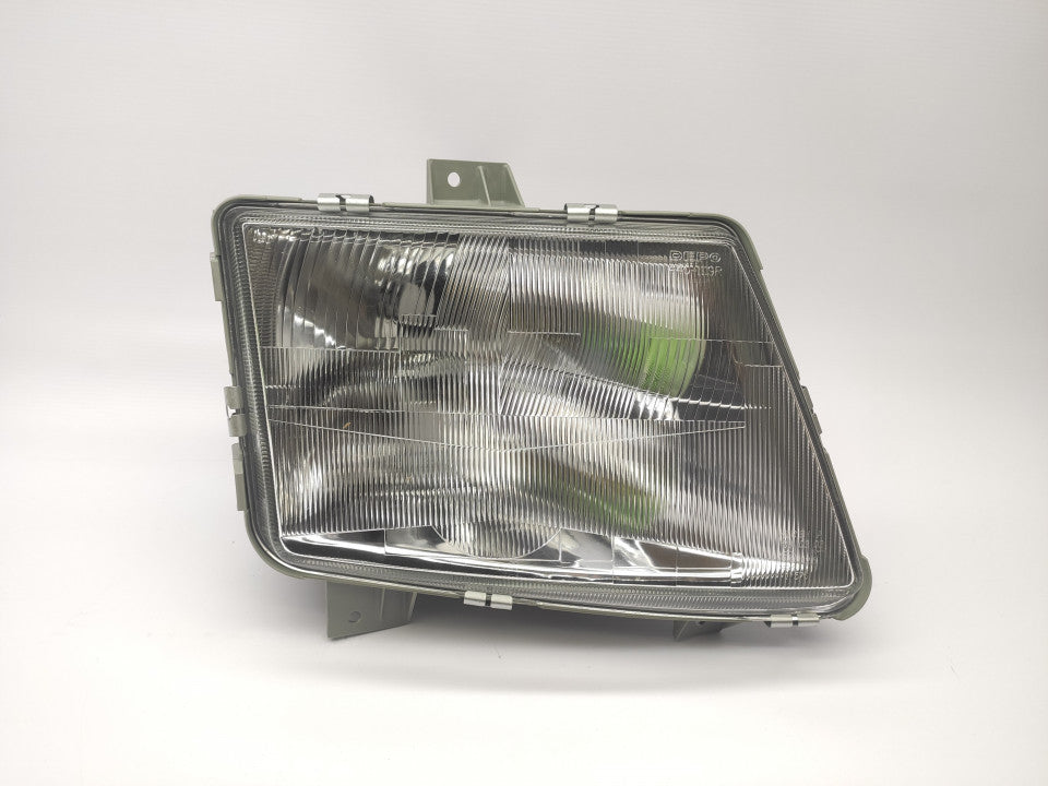 Farol Direito Mercedes Vito 96-03 / V Class 96-03