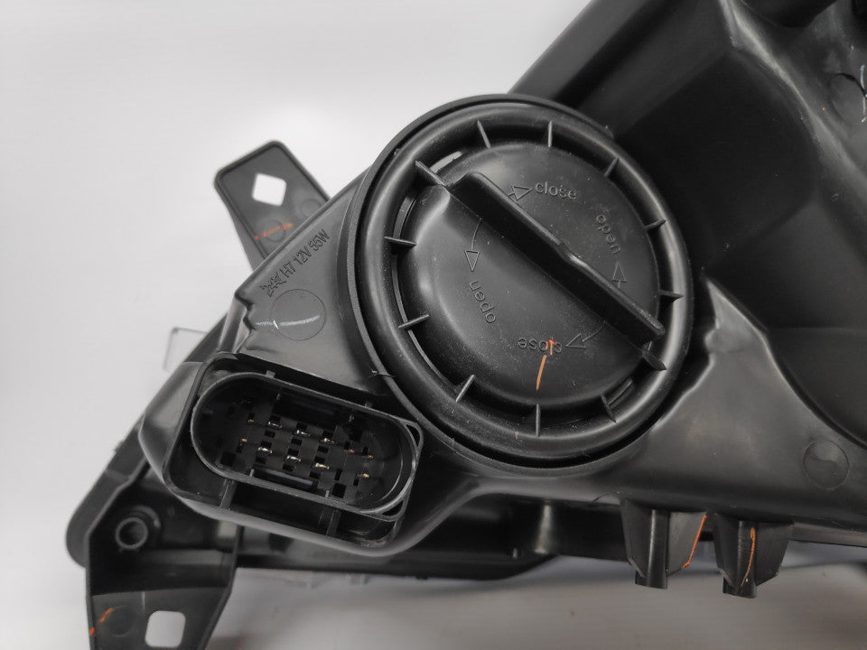 Farol Direito Mercedes Vito W639 / Viano 10-13