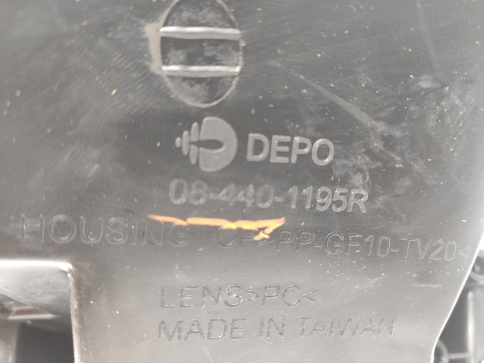 Farol Direito Mercedes W204 C Class 10-14 Mascara Preta