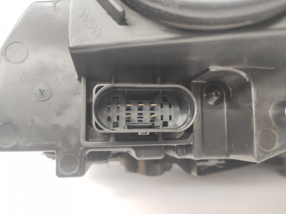 Farol Direito Mercedes W204 C Class 10-14 Mascara Preta
