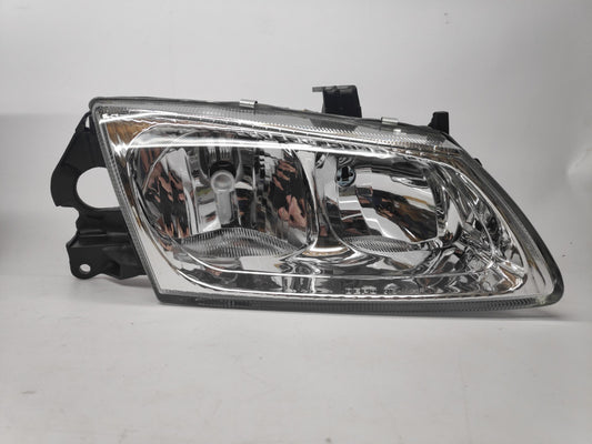 Farol Direito Nissan Almera N16 00-02