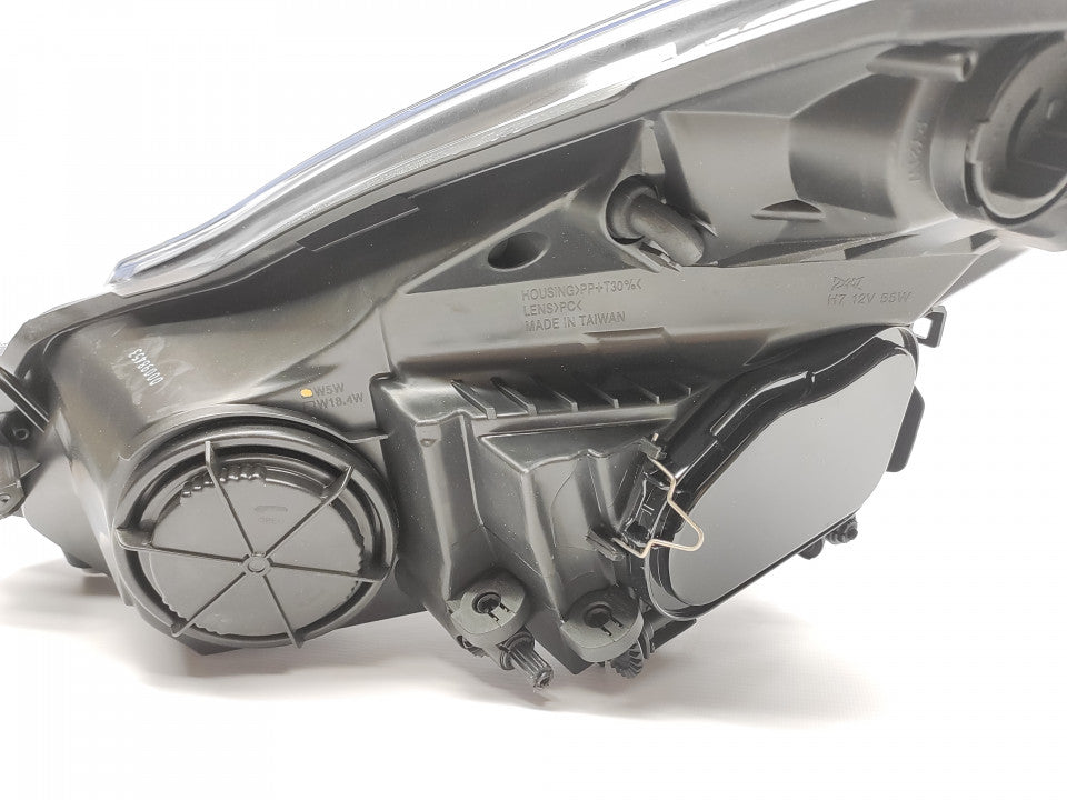 Farol Direito Opel Corsa D 06-11 Mascara Preta