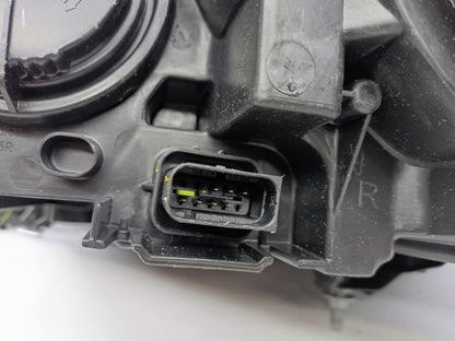 Farol Direito Opel Corsa F 19-