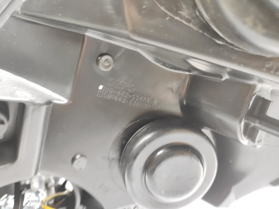 Farol Direito Opel Movano 10- H7+H1