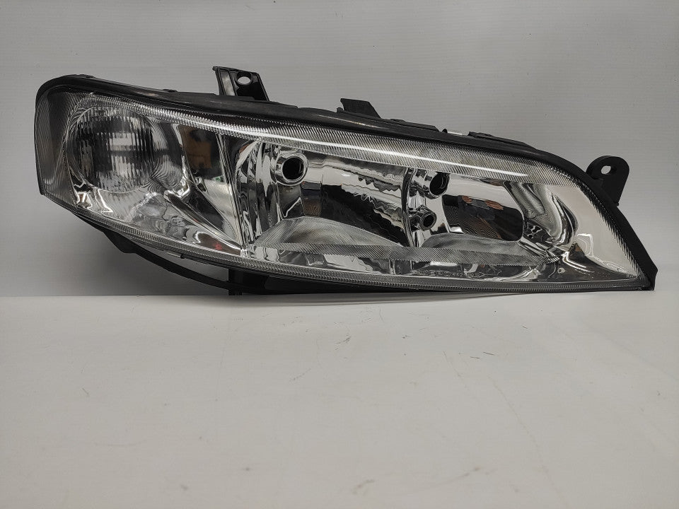 Farol Direito Opel Vectra B 99-02 T. Valeo