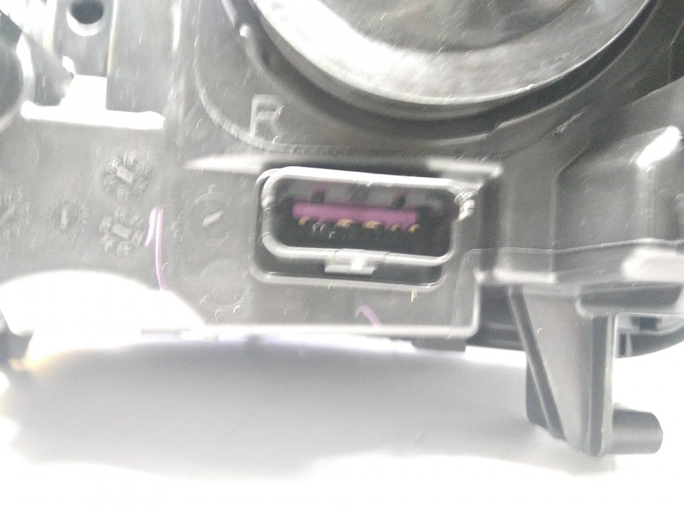 Farol Direito Renault Megane III 14-