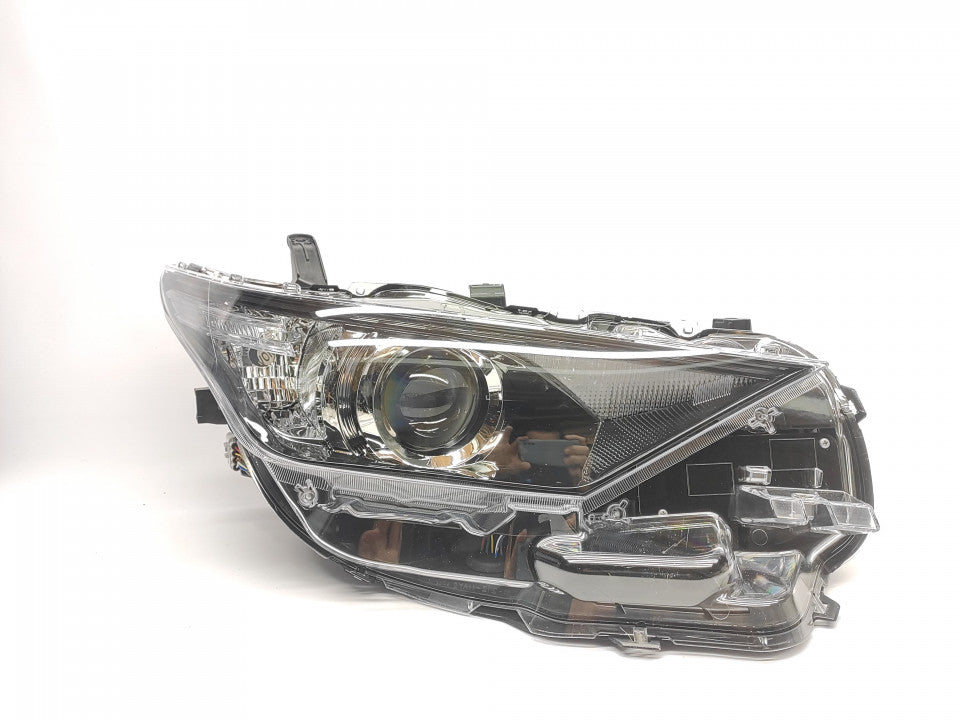 Farol Direito Toyota Auris 15-19