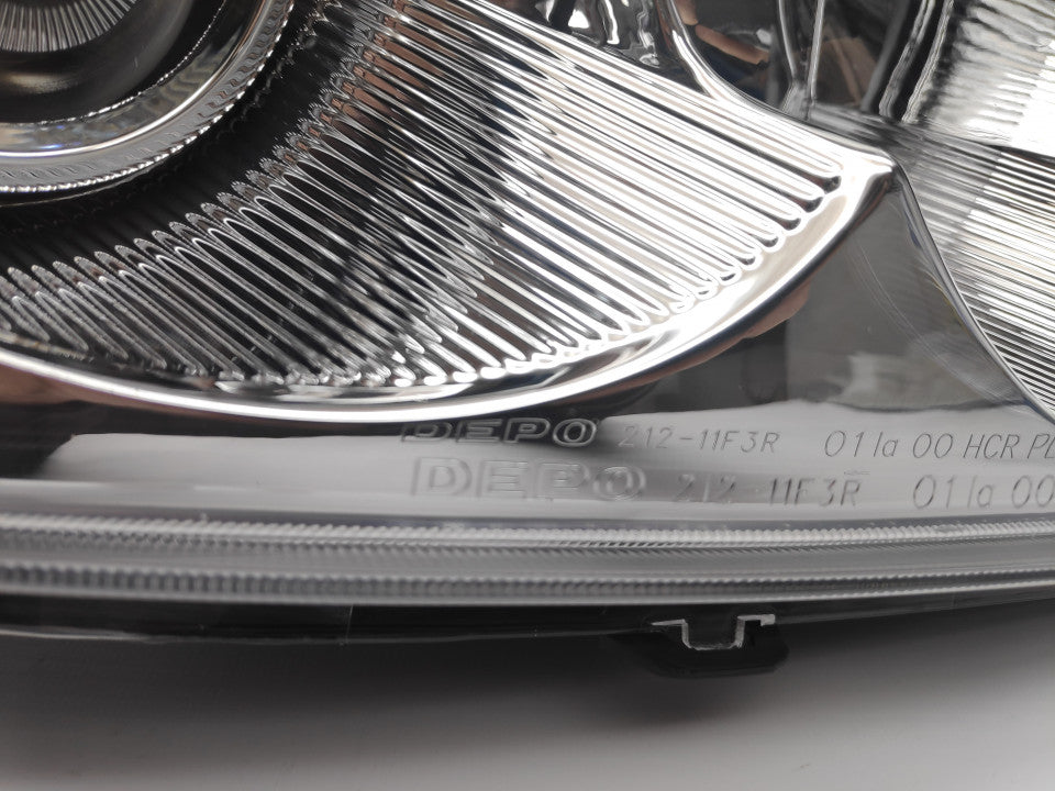 Farol Direito Toyota Avensis 03-06