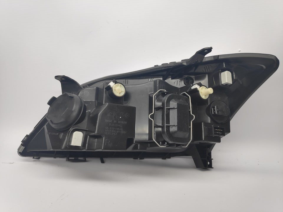 Farol Direito Toyota Corolla Hatchback 3 / 5P 01-04