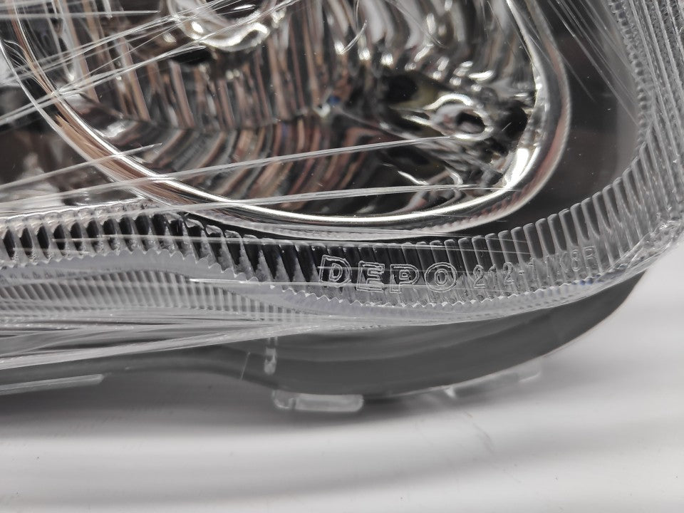 Farol Direito Toyota Yaris 03-05