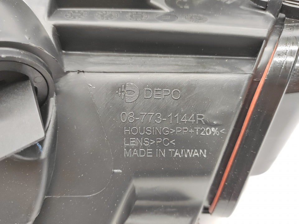 Farol Direito Volvo V40 12-18