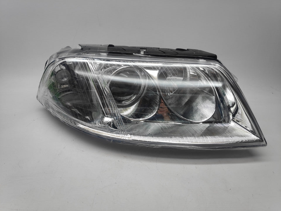 Farol Direito Vw Passat B6 00-05