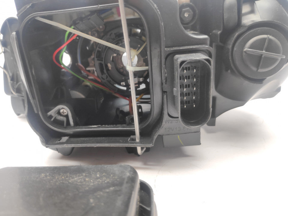 Farol Direito xenon Audi A3 3P 03-08