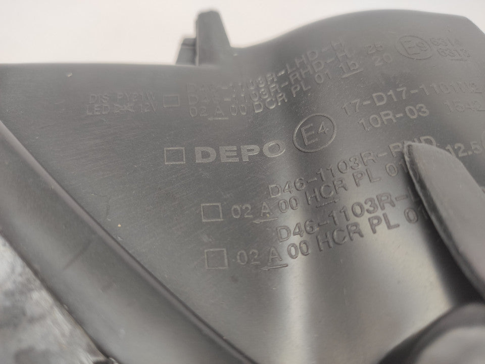 Farol Direito Xenon Audi A4 01-04