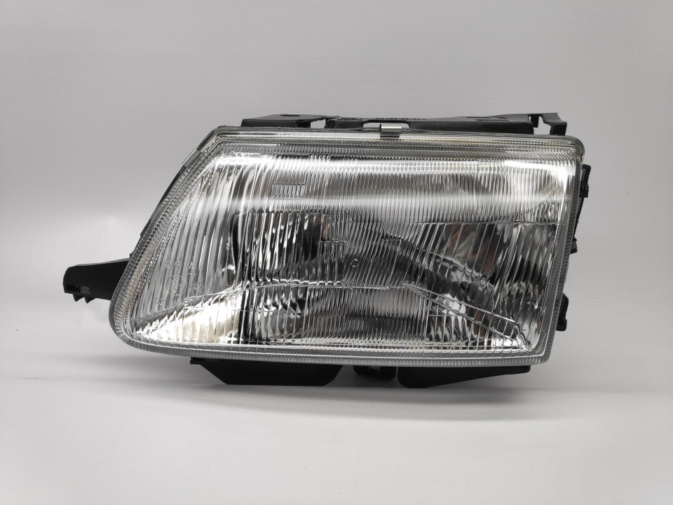 Farol Esquerdo Citroen Saxo 96-99