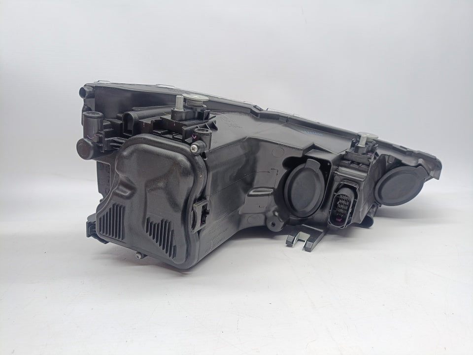 Farol Esquerdo Fundo Negro Audi A1 SportBack 10-14