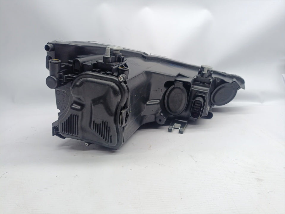 Farol Esquerdo Fundo Negro Audi A1 SportBack 10-14