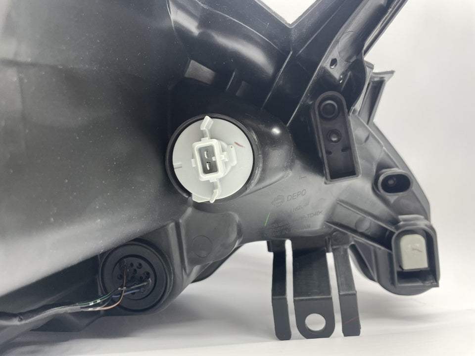 Farol Esquerdo Led Fundo Negro Peugeot 108 15-