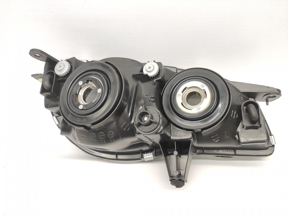 Farol Esquerdo Manual Toyota Corolla 99-01